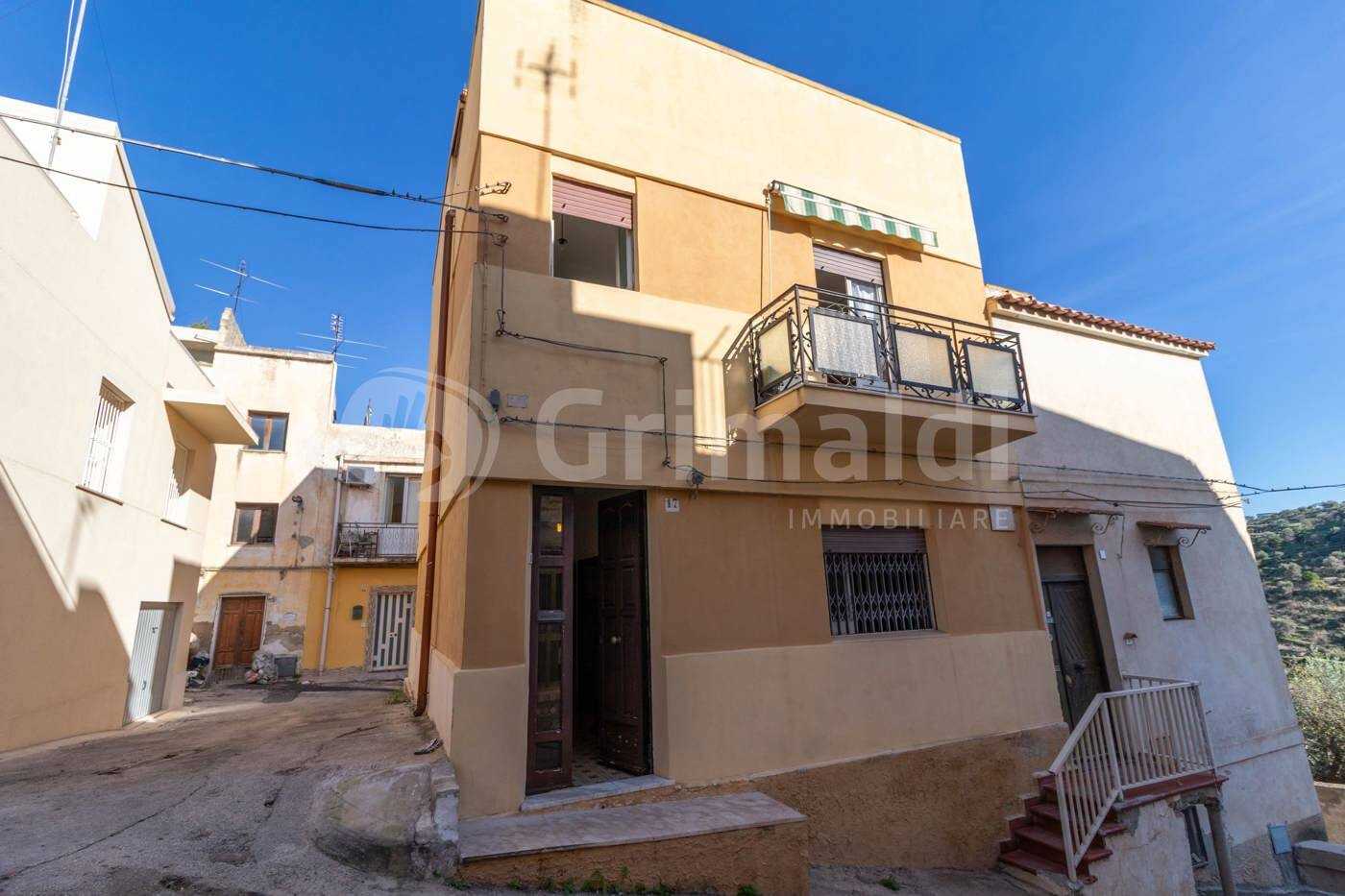 Casa indipendente A.Fogazzaro, Noto