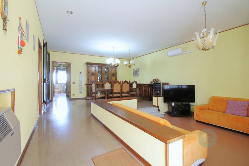 Casa indipendente Fabbrico, Fabbrico