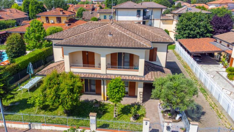 Villa, Fabbrico