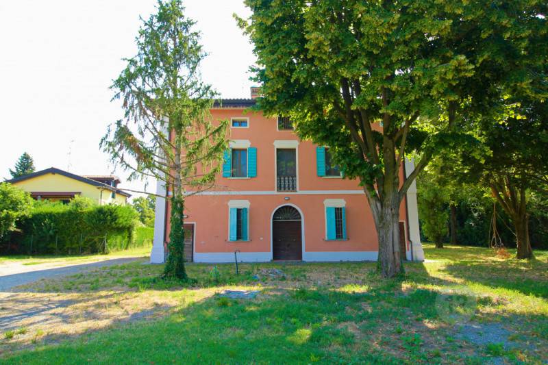 Villa, Campagnola Emilia
