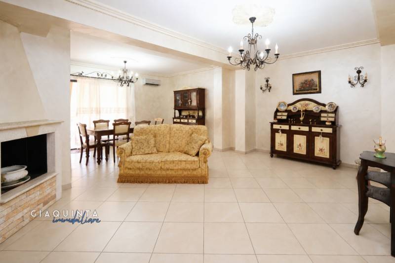 Casa indipendente Palagonia - Centro, Palagonia