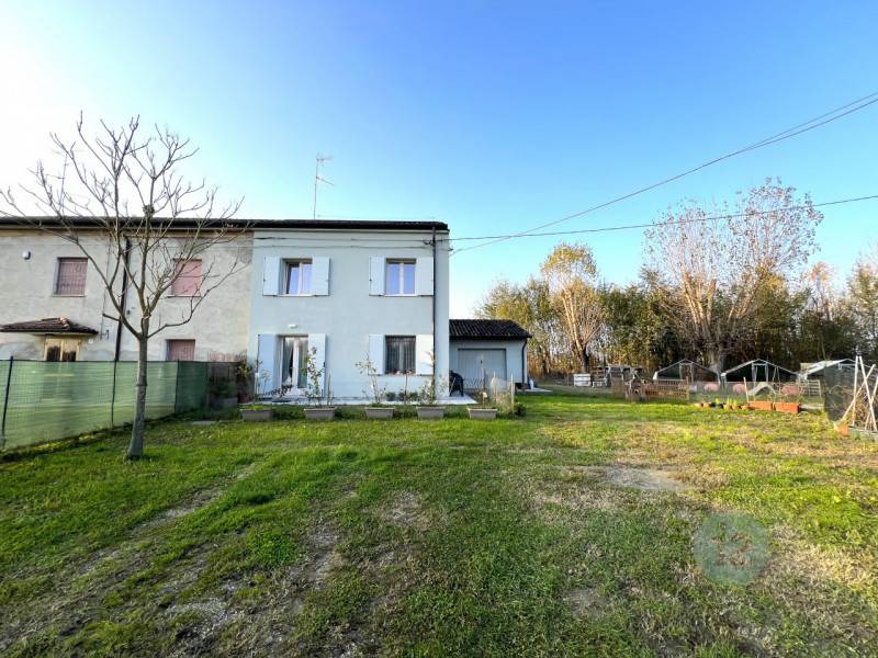 Casa Bi - Trifamiliare, Concordia sulla Secchia