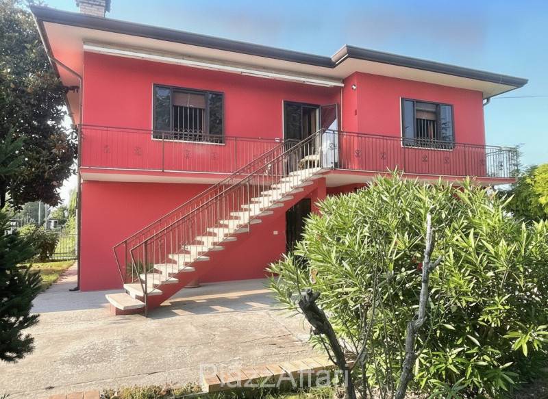 Casa indipendente Correzzola - Centro, Correzzola