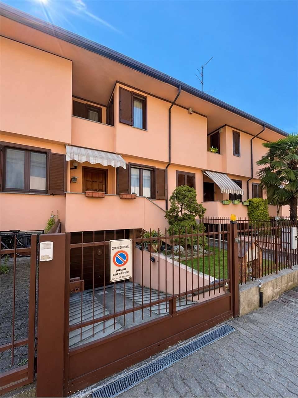 Casa indipendente, Cameri