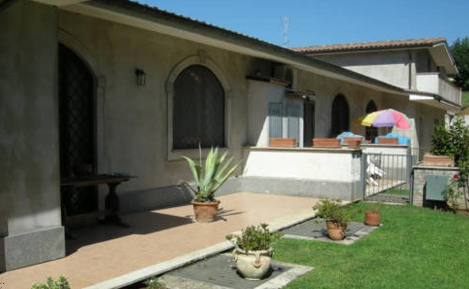 Casa indipendente, Lariano