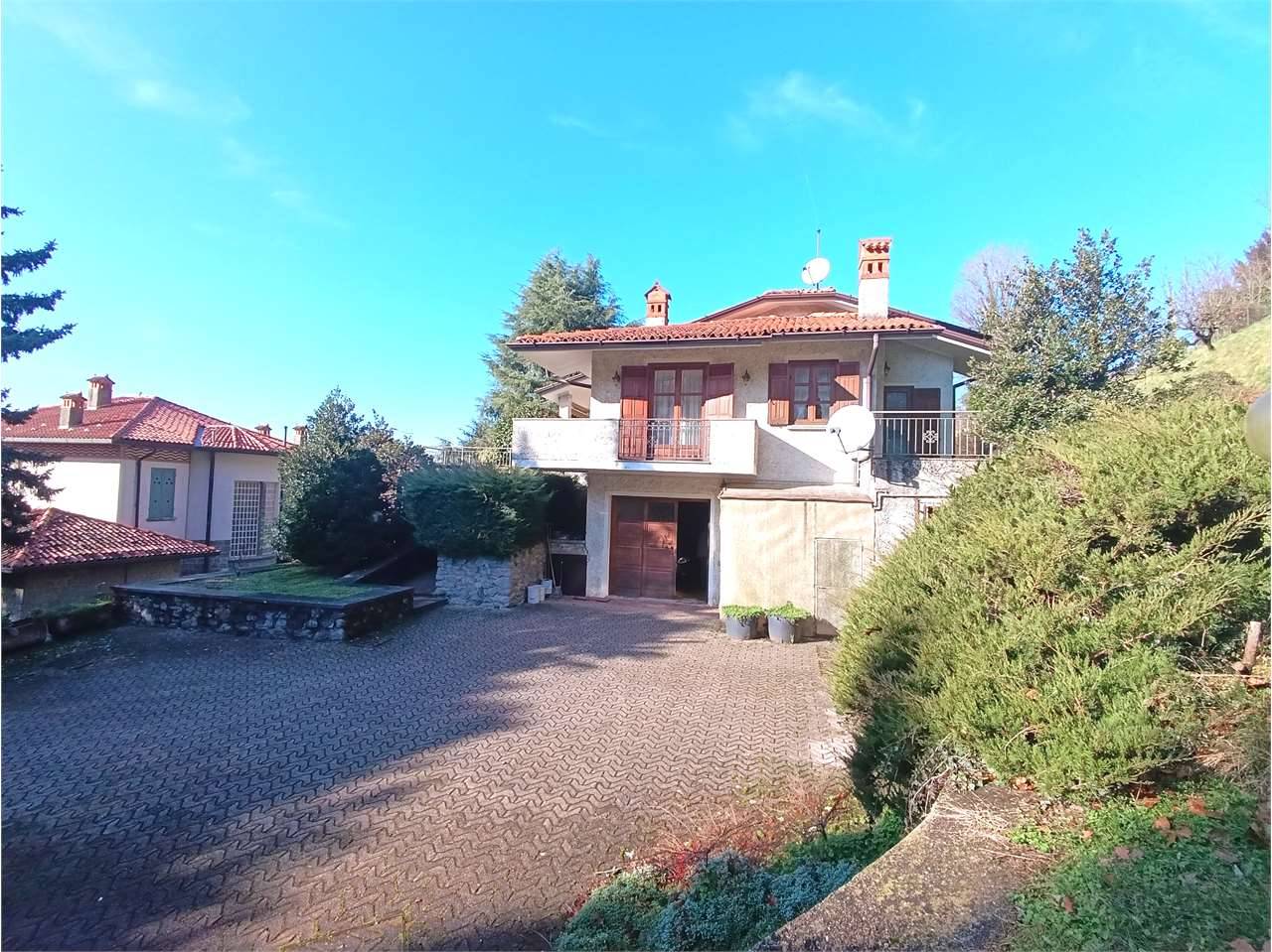 Villa, Ello
