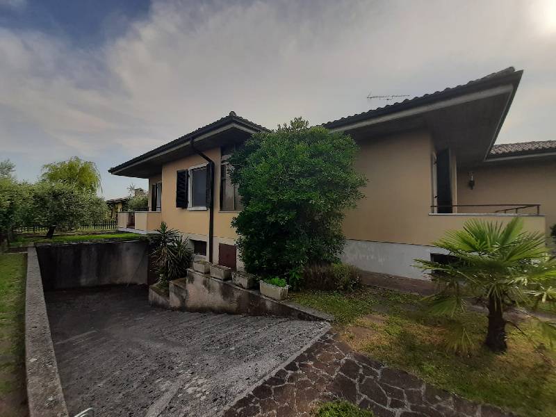 Casa Bi - Trifamiliare, Puegnago del Garda