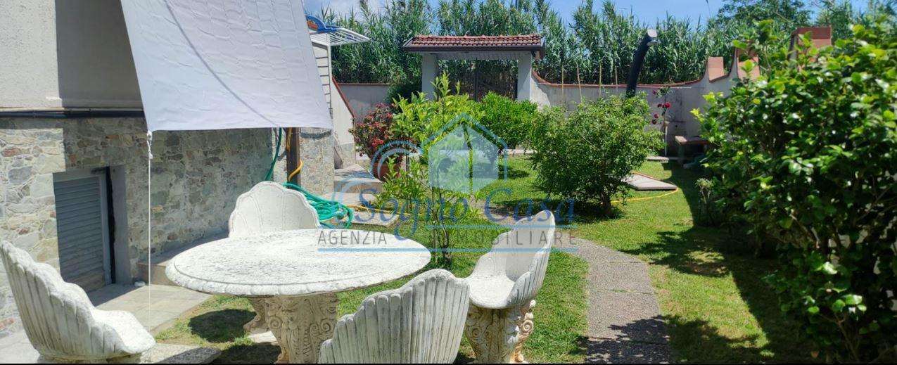 Casa Bi - Trifamiliare Luni, Luni