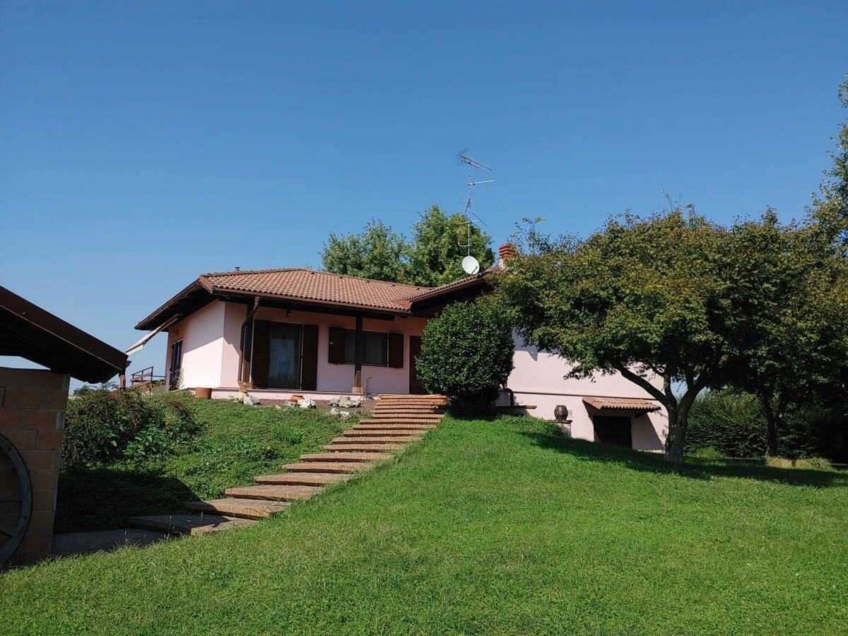 Casa indipendente Piazzale Felice Dardano, Villata