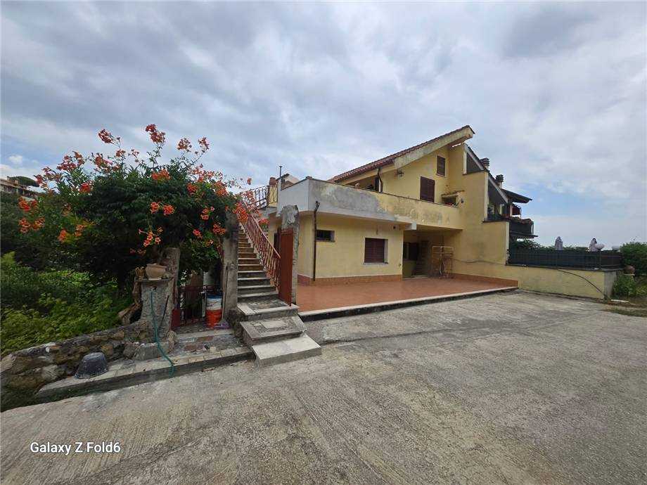 Casa Bi - Trifamiliare, Castelnuovo di Porto