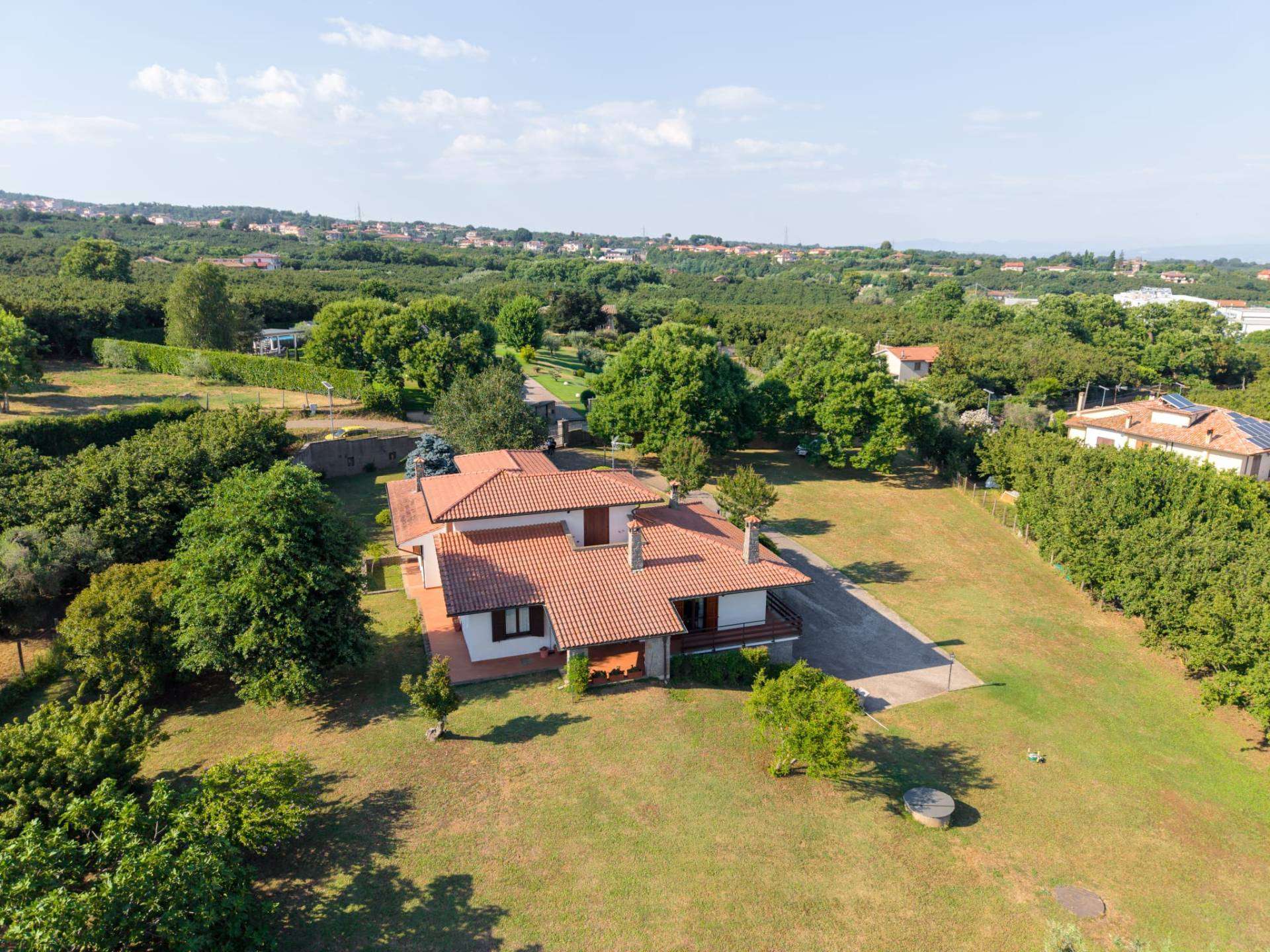 Villa Località Riario snc, Caprarola