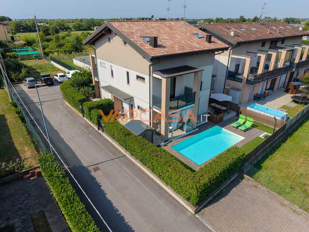 Casa Bi - Trifamiliare via Santa Valeria, Mornico al Serio
