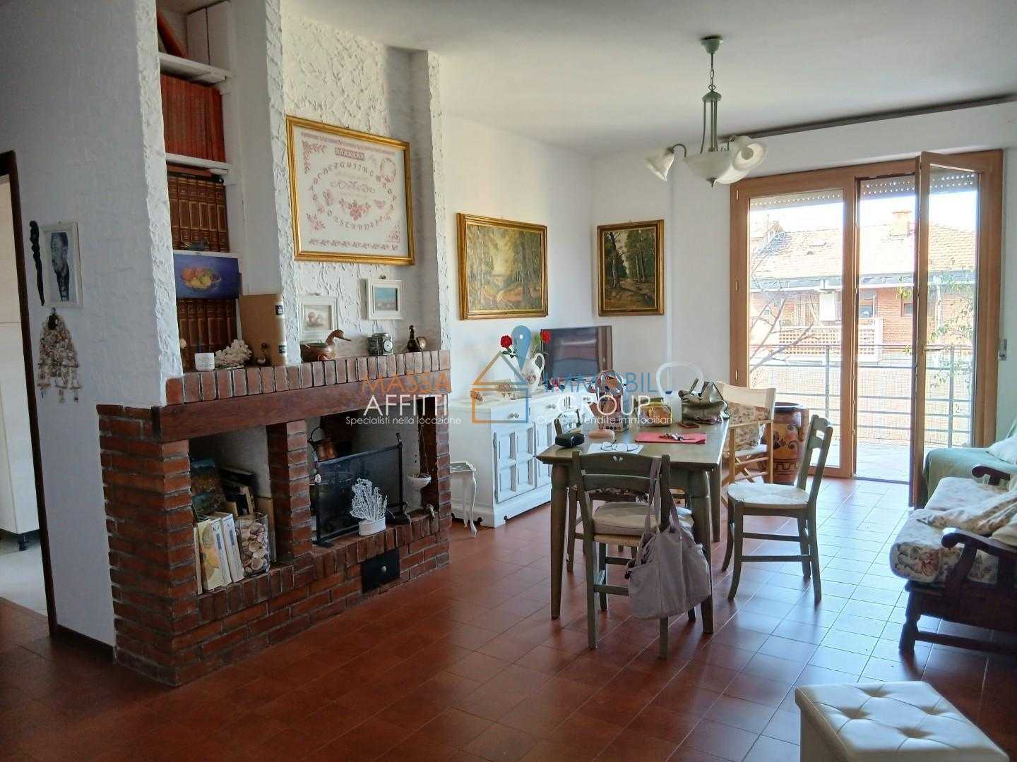 Appartamento Via Marina Vecchia, Massa