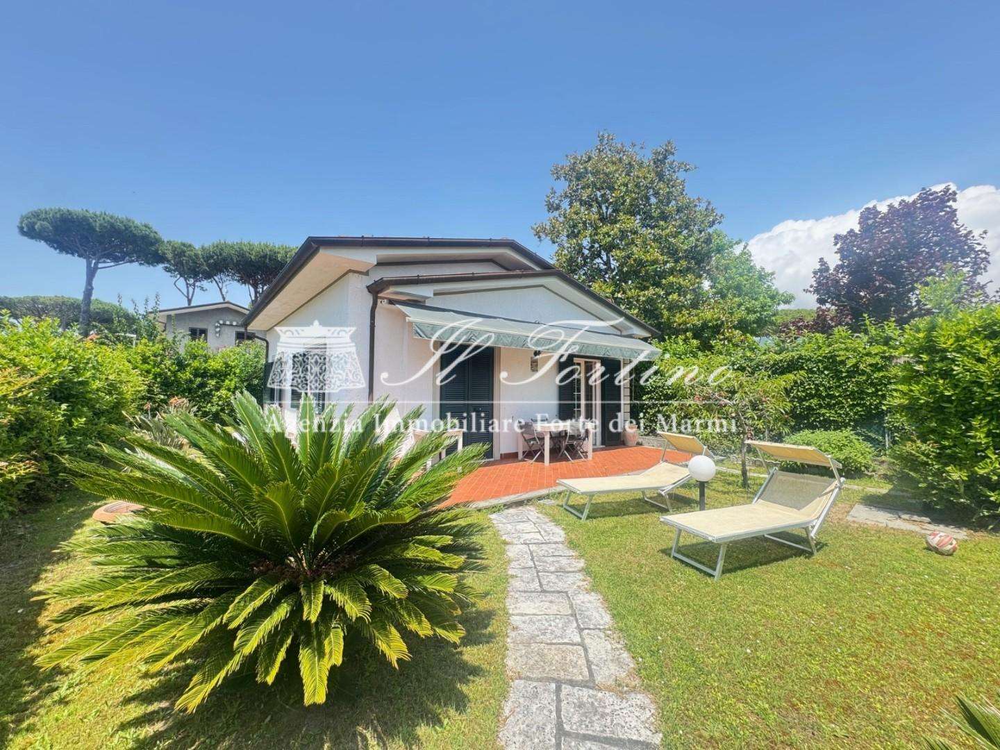 Casa Bi - Trifamiliare Via Gorizia,, Forte dei Marmi