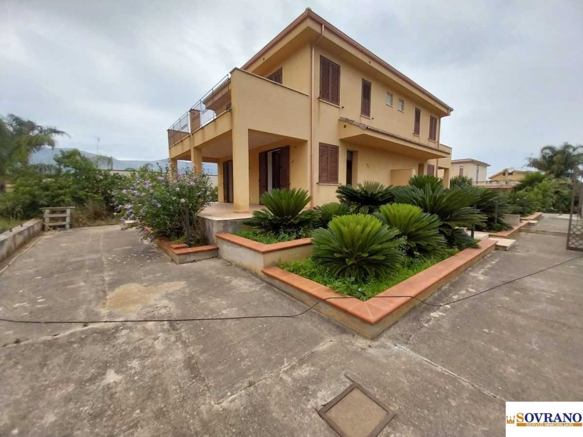 Villa Via Ferdinando Magellano, Carini