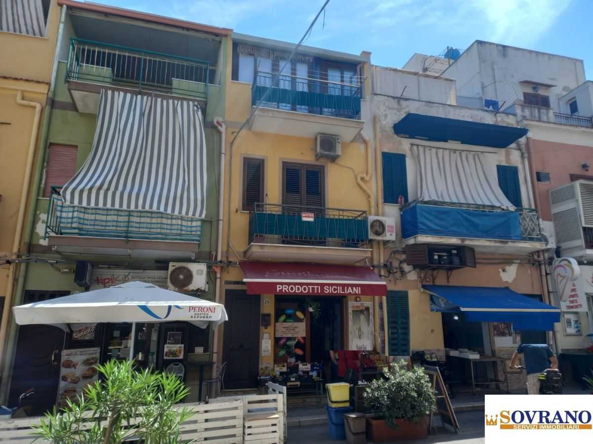 Casa indipendente Via Roma, Isola delle Femmine