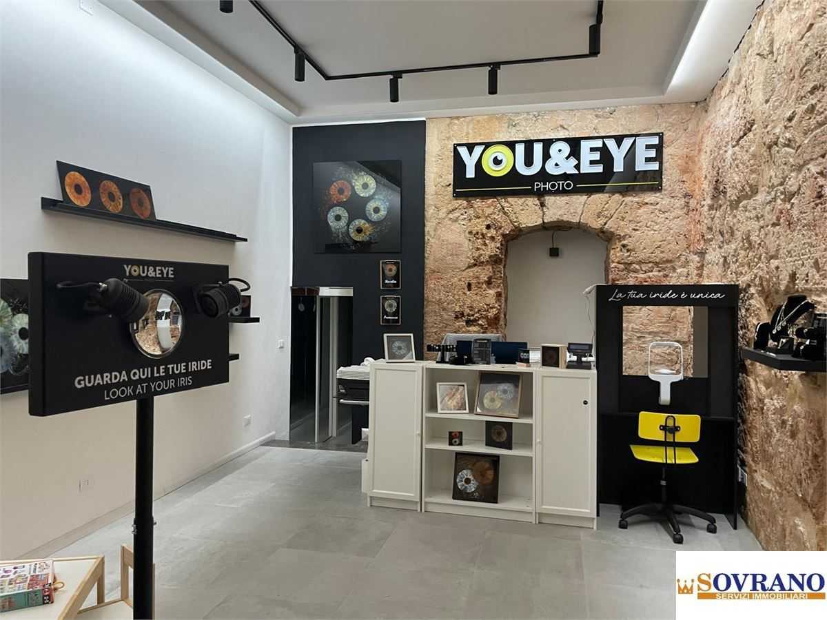Locale commerciale Via Montevergini, Palermo