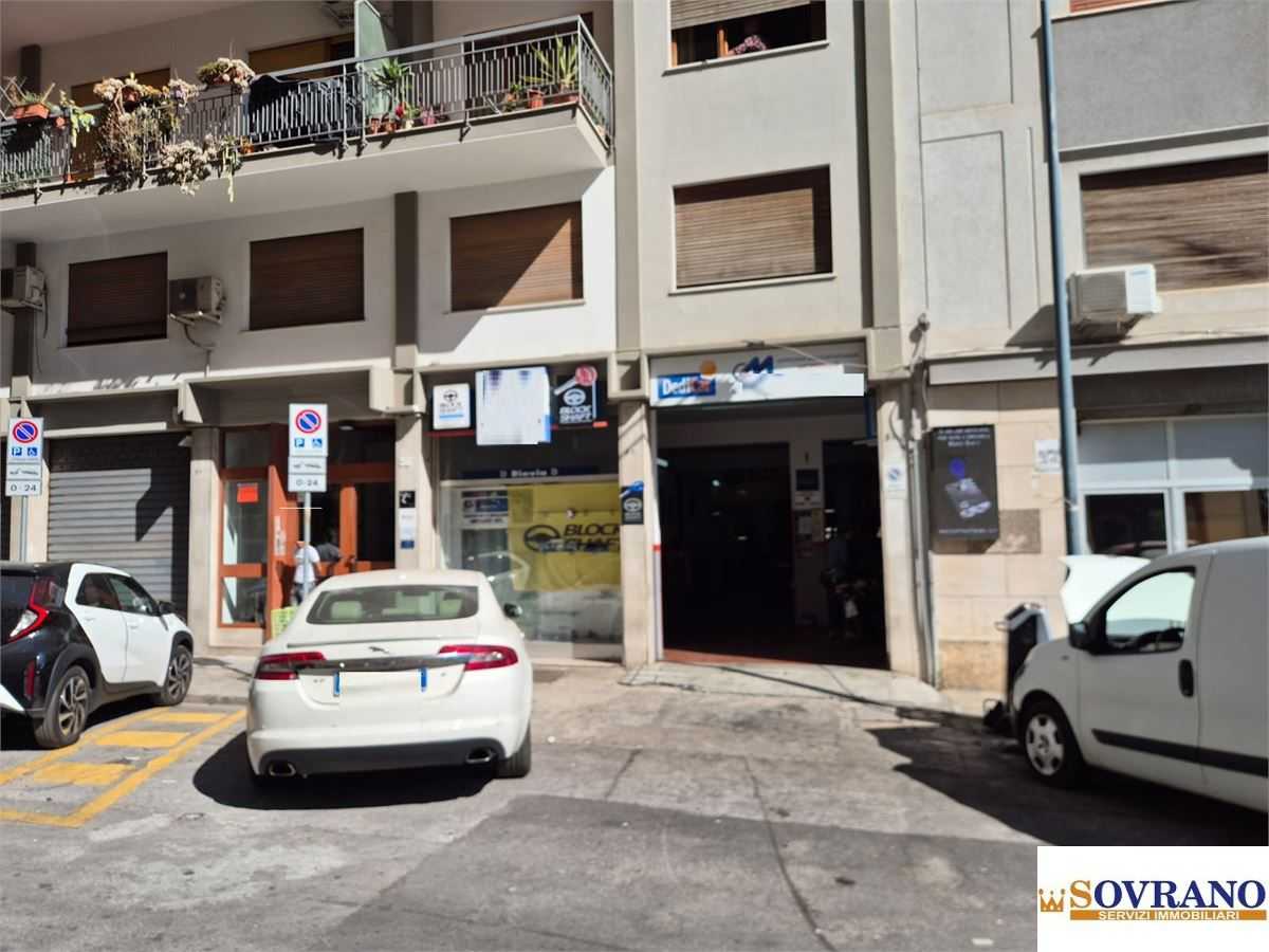 Locale commerciale Via Francesco Guardione, Palermo