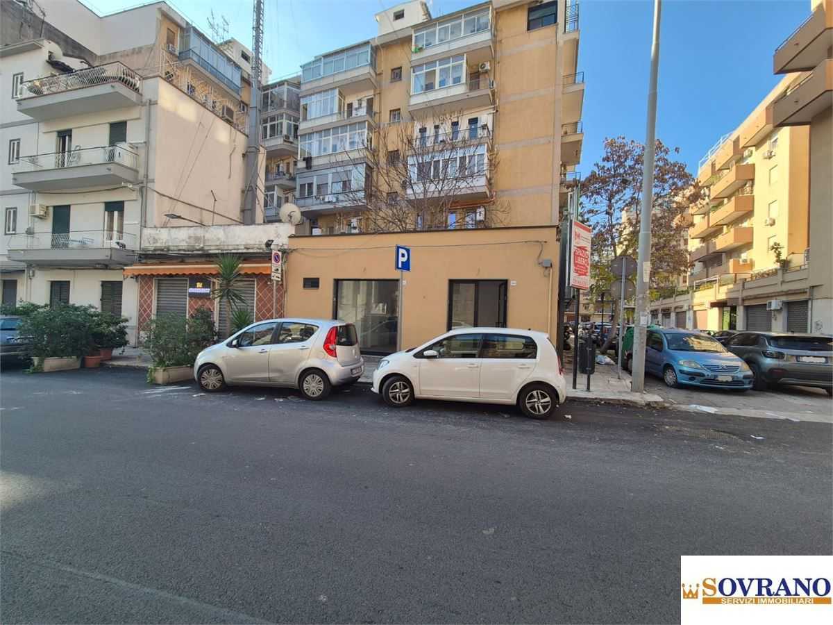 Locale commerciale Via Sampolo, Palermo