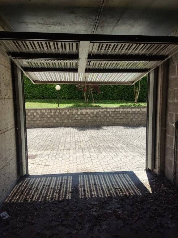 Box - Garage - Posto Auto Via Cesare Battisti, Besozzo
