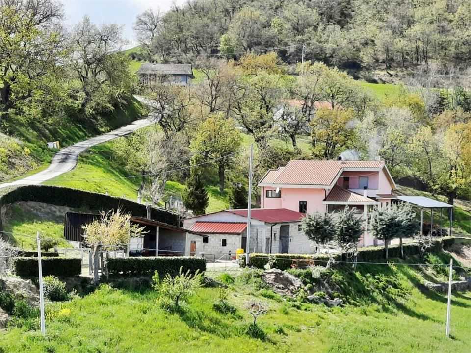 Villa c.da valloni, Castiglione Messer Raimondo