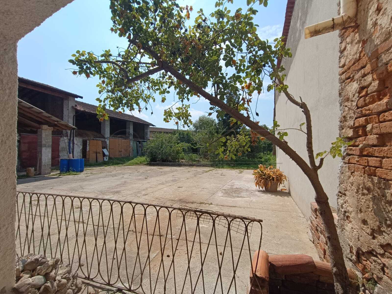 Casa indipendente Via Maggiore, Sesto ed Uniti