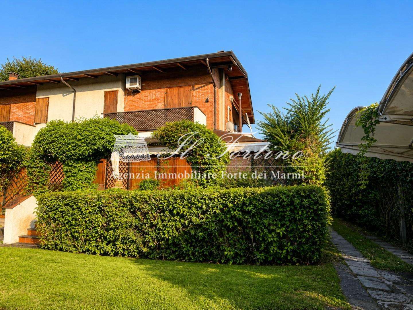 Casa Bi - Trifamiliare Via Salvador Allende,, Forte dei Marmi