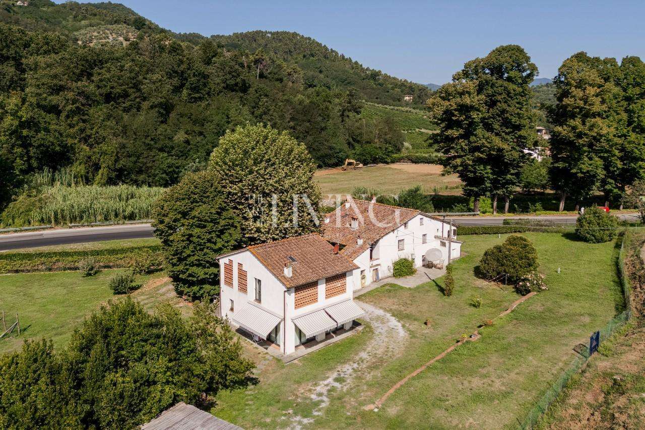 Casale Via per Camaiore,  5676, Lucca