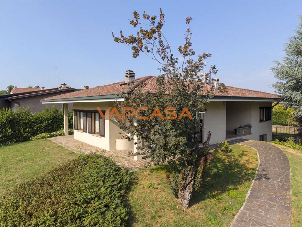 Villa VIA VIII MAGGIO, Palazzolo sull'Oglio