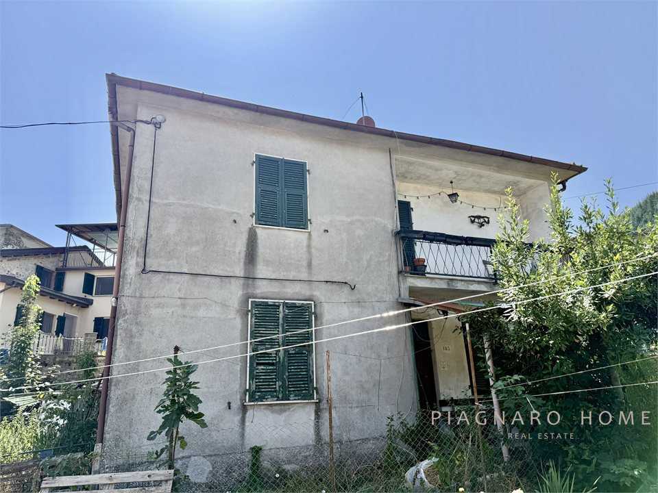 Appartamento Via del questè, Zeri