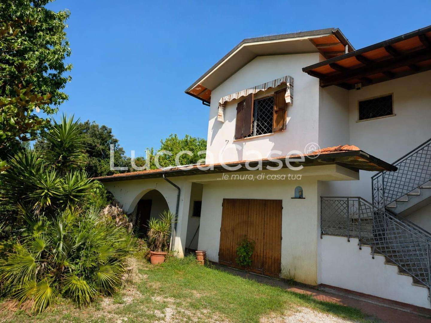 Casale Via Padule,  80, Pietrasanta