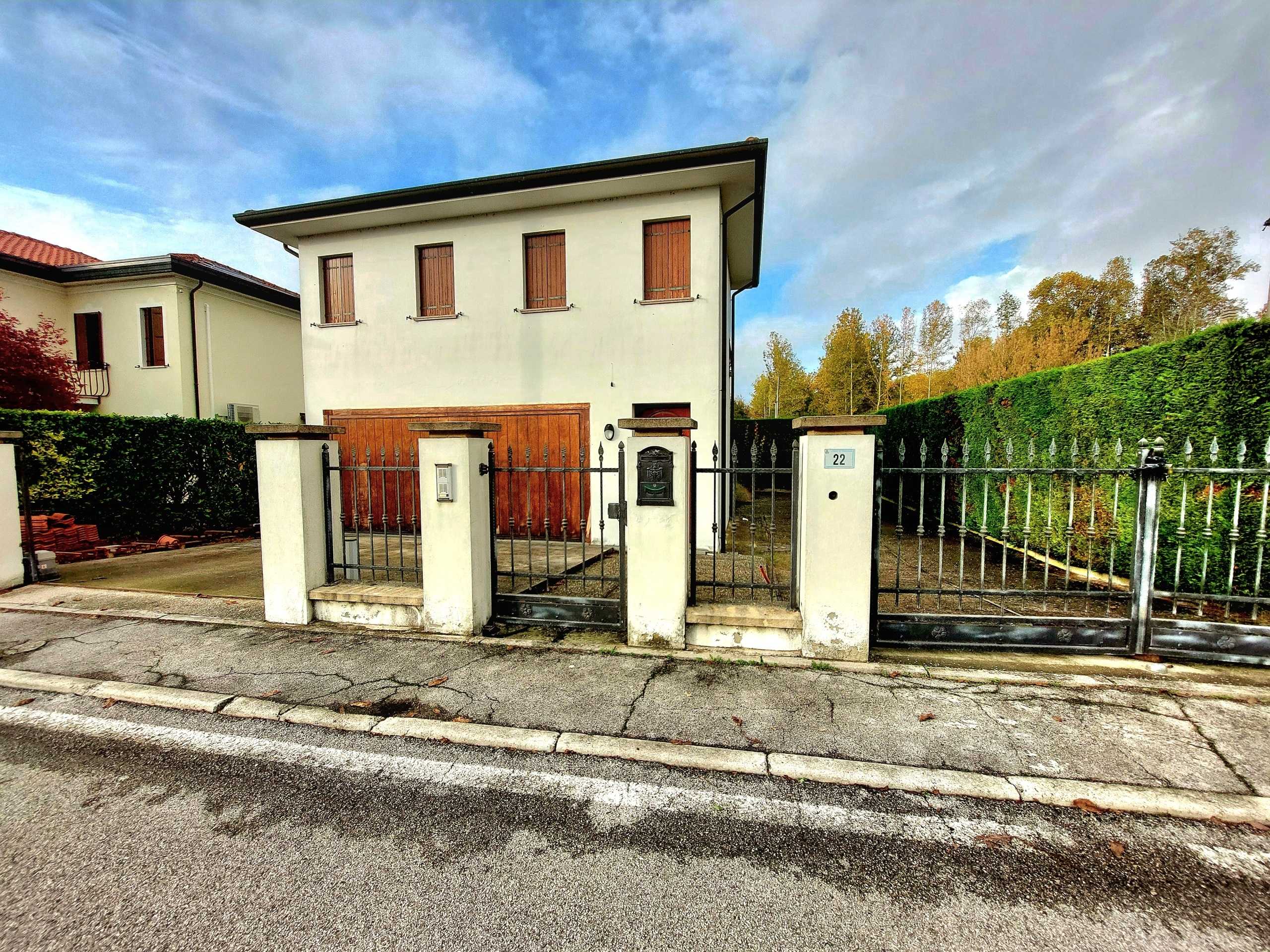 Casa indipendente Viale Eridania, Ceregnano