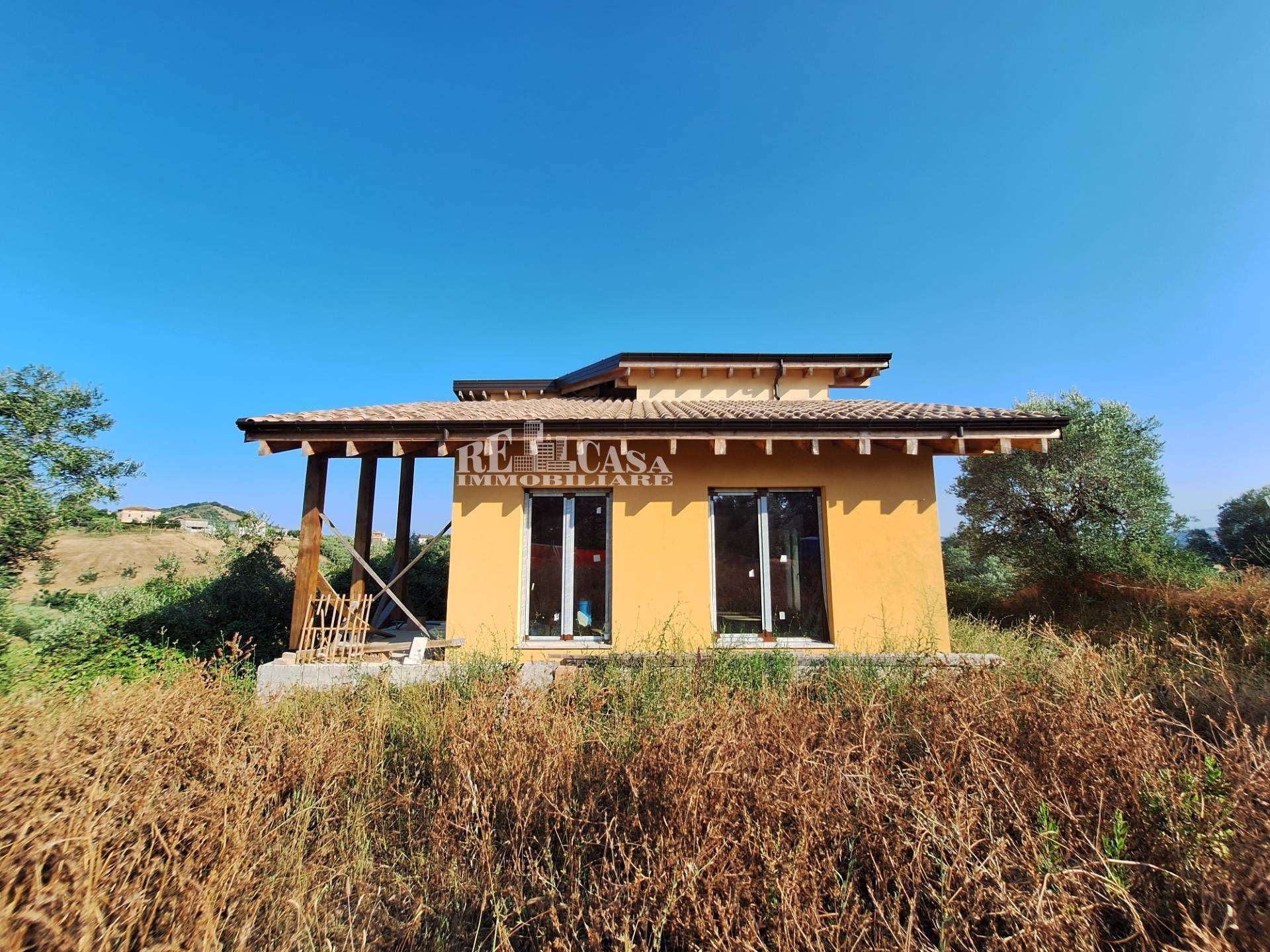 Villa via pizzolungo, Tortoreto