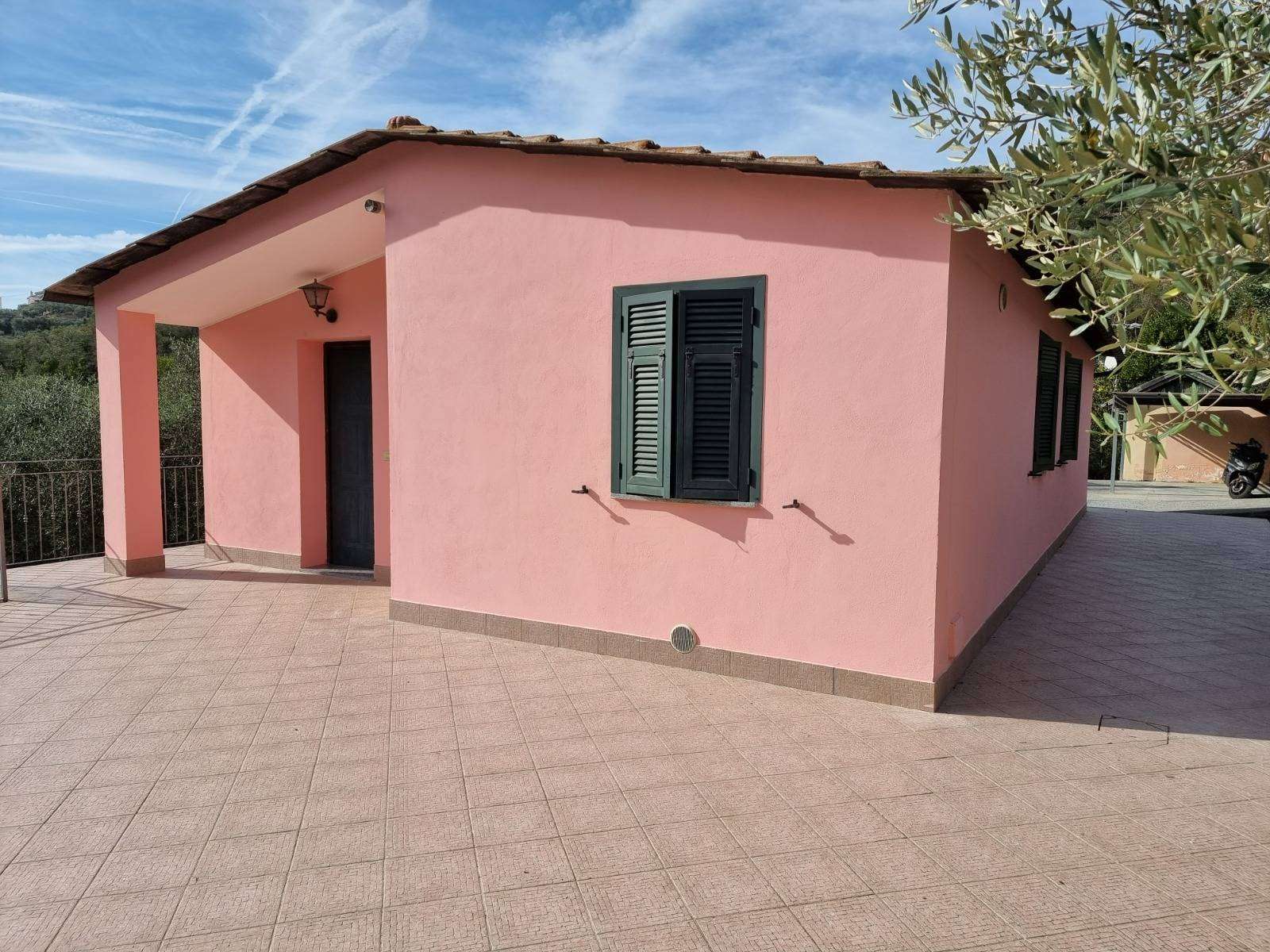 Villa Via Fanny Roncati Carli, Imperia