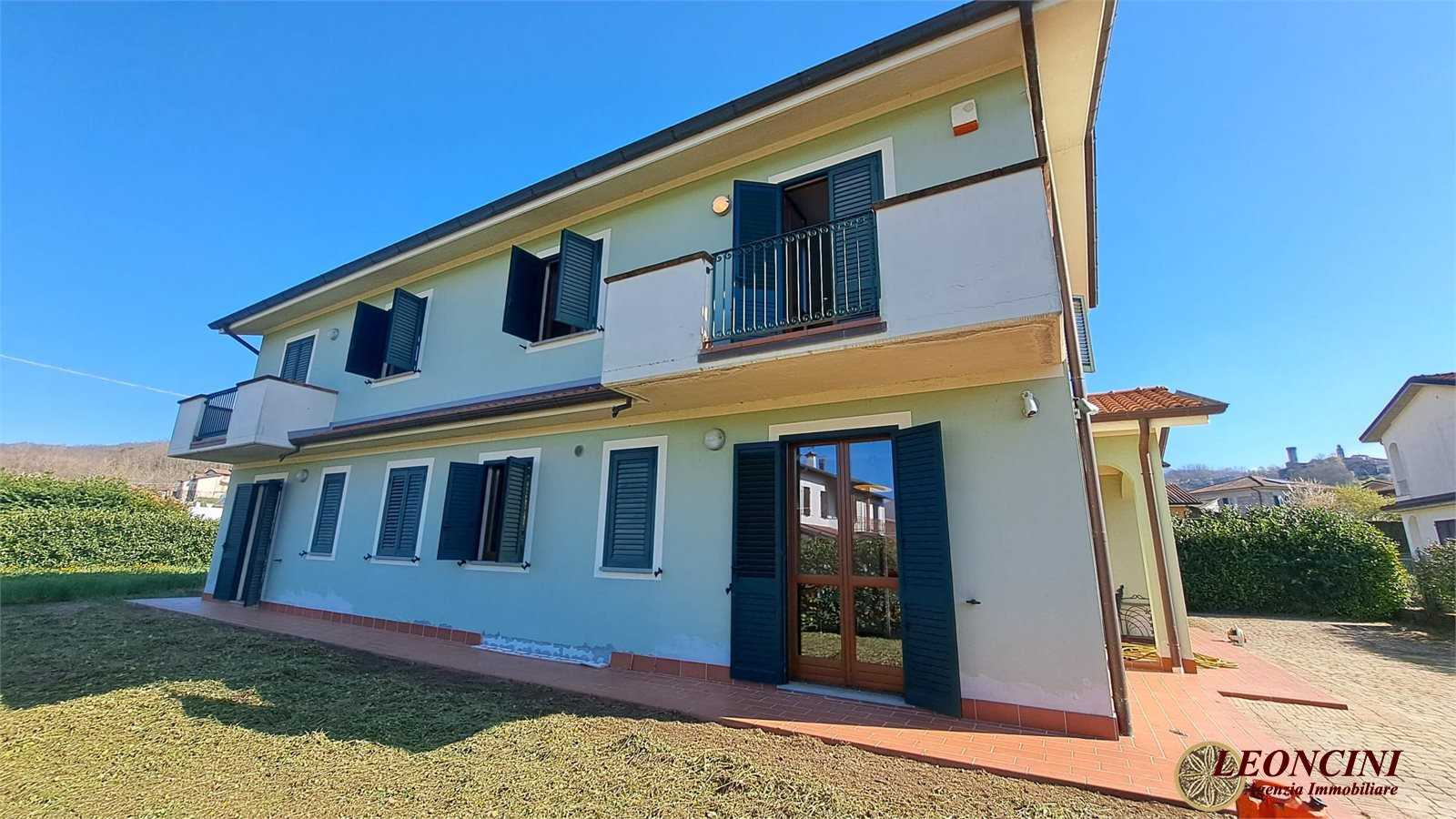 Villa Via Piano di Mocrone, Villafranca in Lunigiana