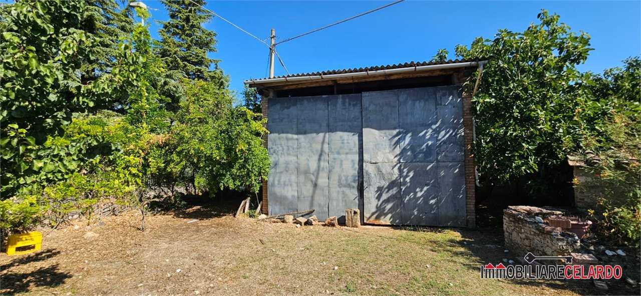 Magazzino - Deposito loc. boscona, Colle di Val d'Elsa