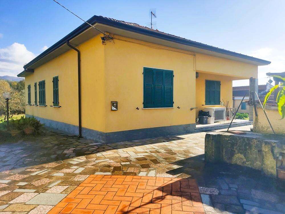 Villa Via Salicello,, Sarzana