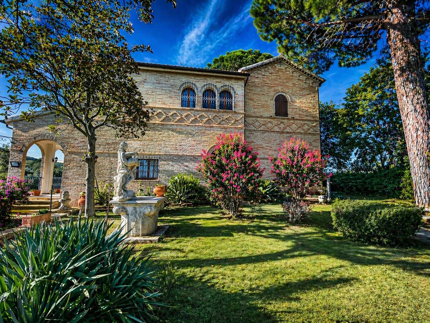 Casa indipendente VIA chiaravallese, Osimo