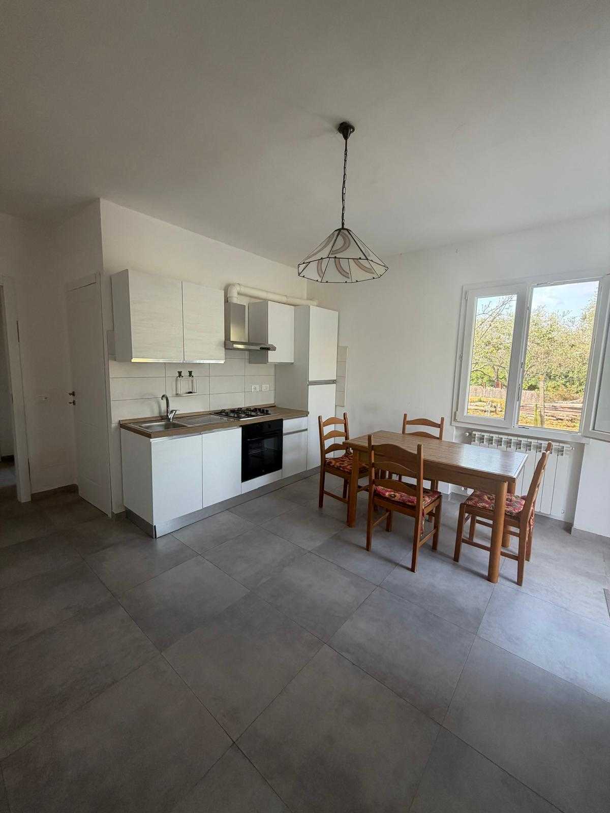 Porzione di casa Via Nave, Sarzana