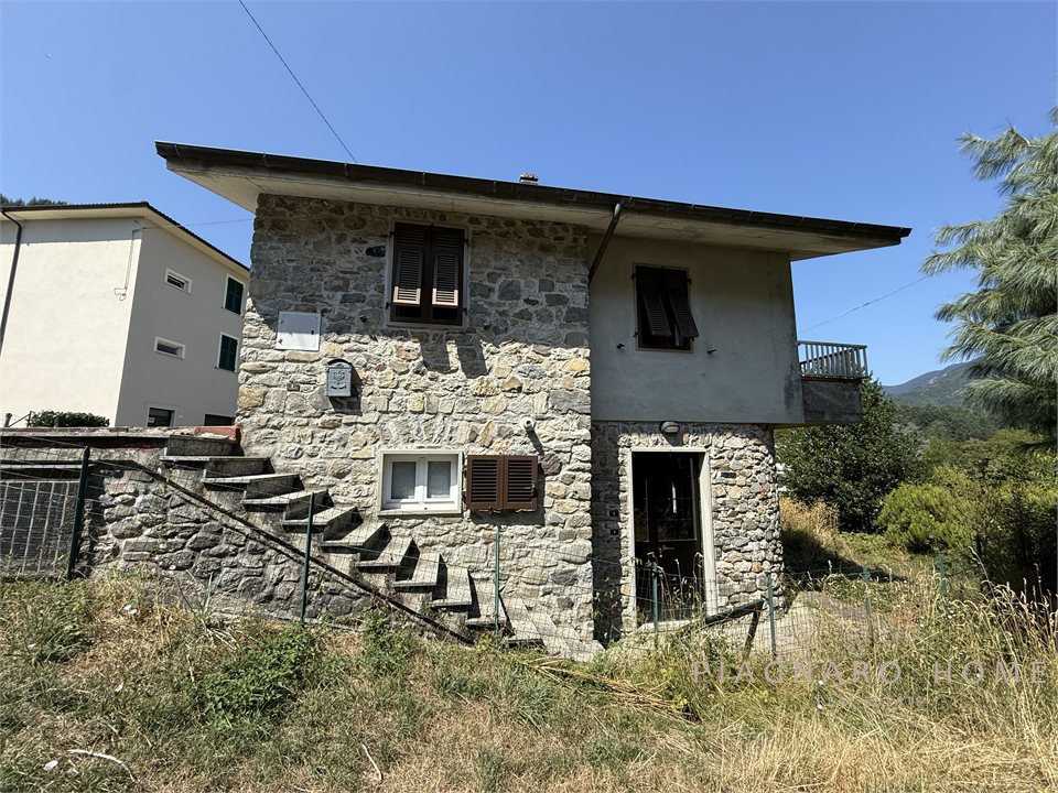 Casa indipendente Coloretta, Zeri