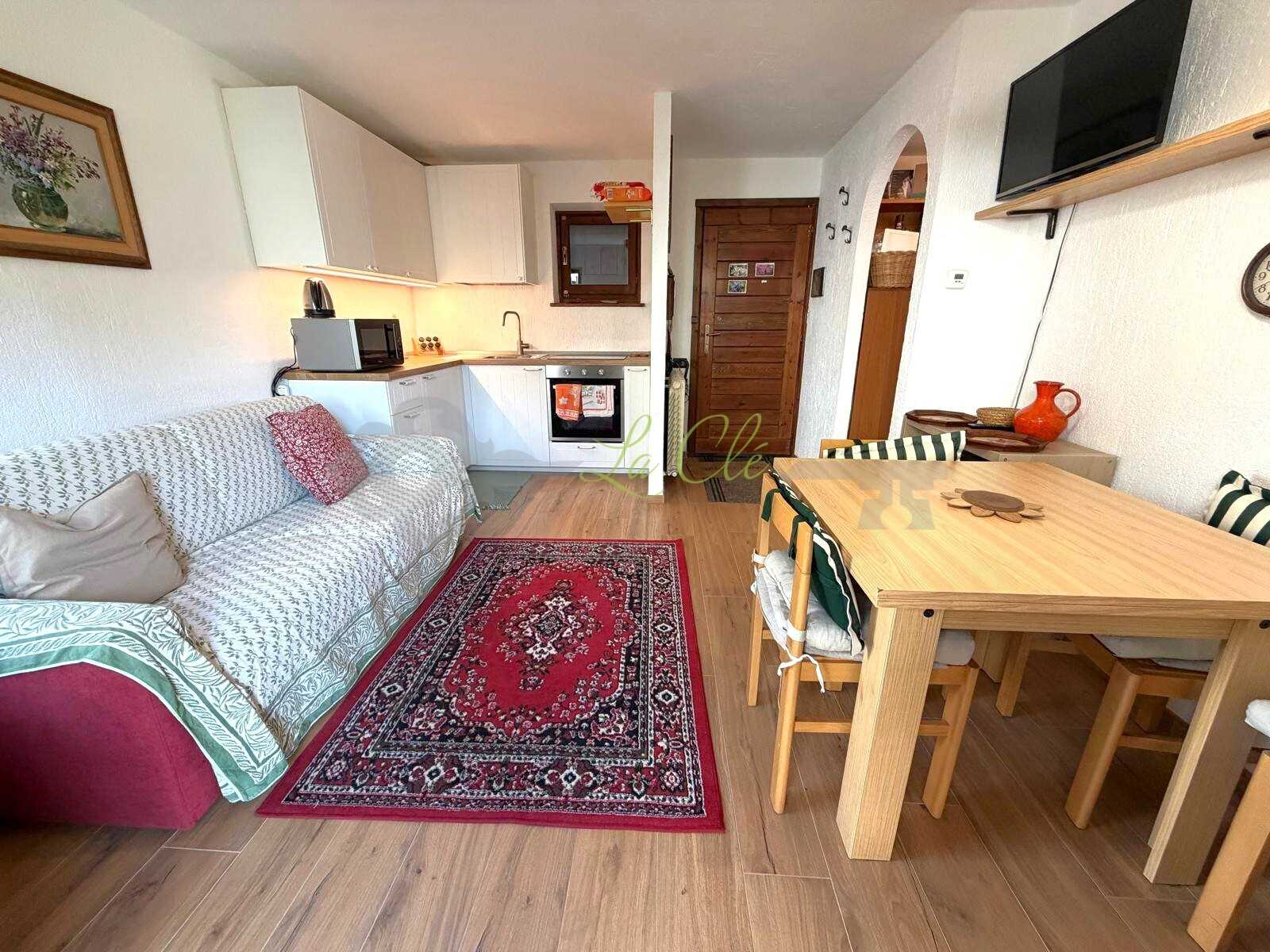 Appartamento Via Padri Somaschi, Courmayeur