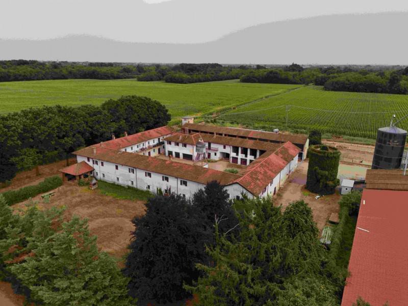 Villa, Castano Primo