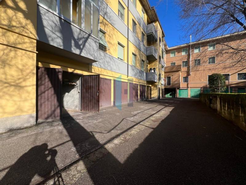 Box - Garage - Posto Auto, Brescia