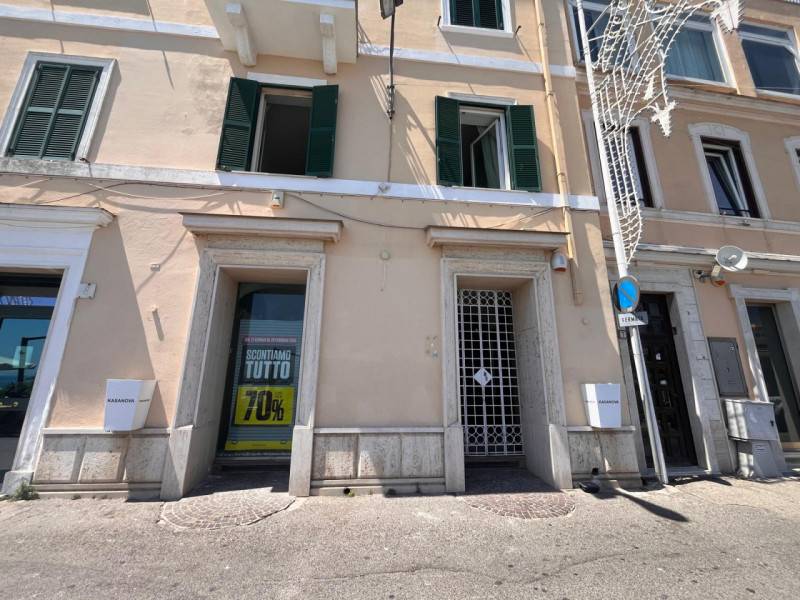 Negozio Anzio - Centro, Anzio