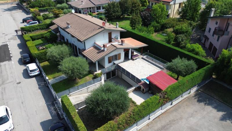 Casa Bi - Trifamiliare Beccacivetta, Castel d'Azzano