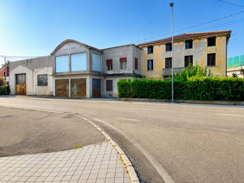 Palazzo - Stabile Dueville, Dueville