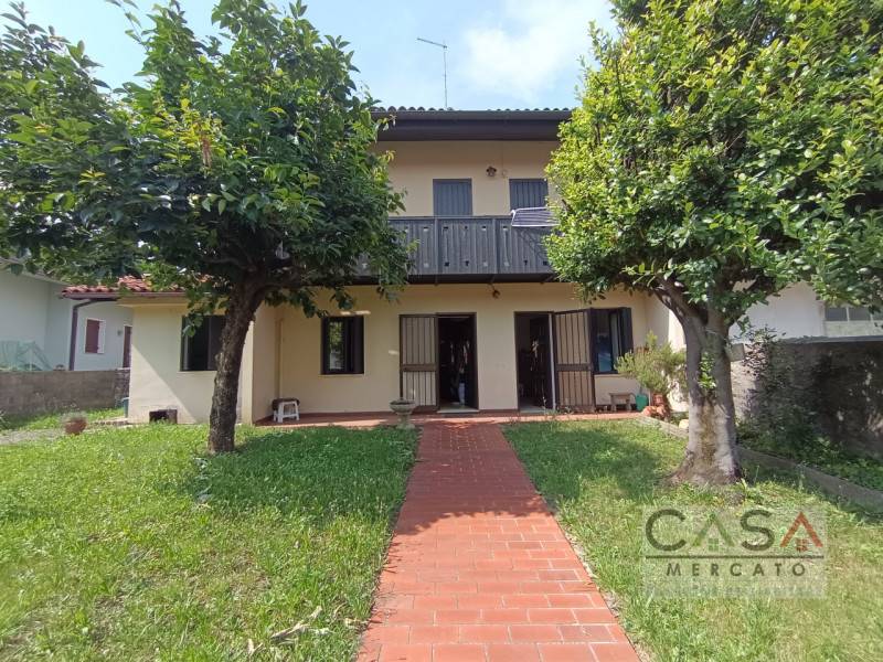 Casa indipendente Fanna, Fanna