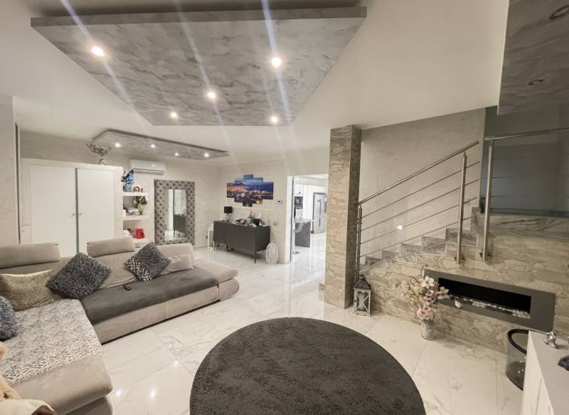 Casa Bi - Trifamiliare, Suzzara