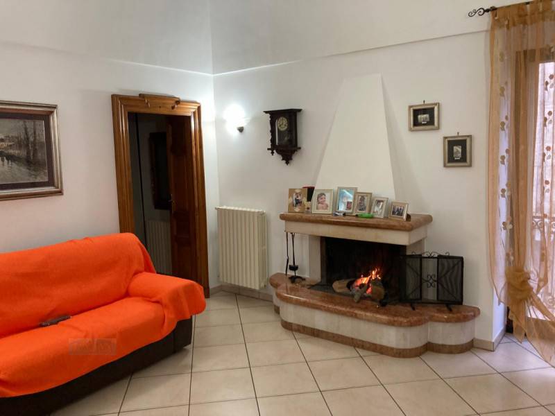 Casa indipendente, Ceglie Messapica