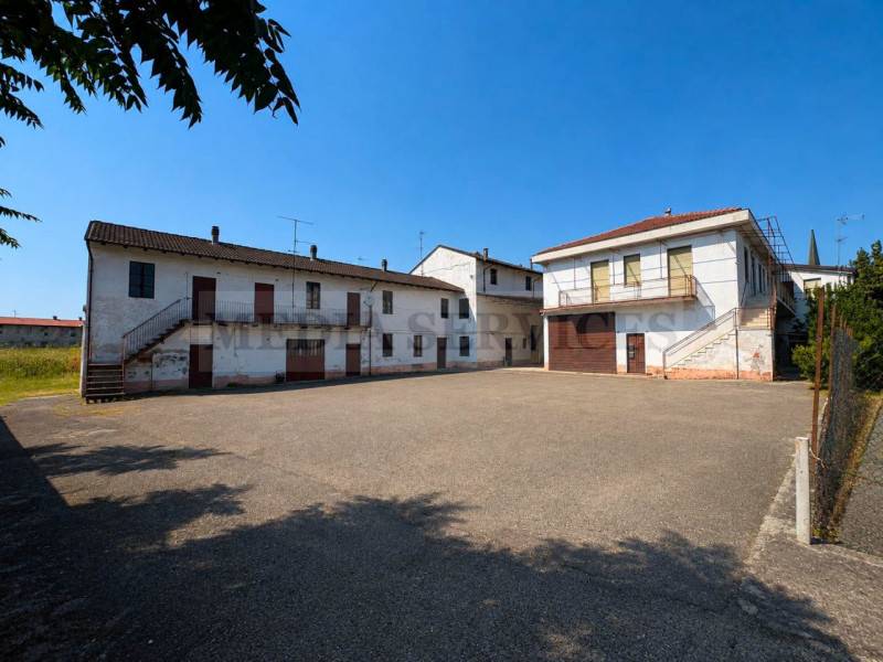 Palazzo - Stabile Garlasco, Garlasco